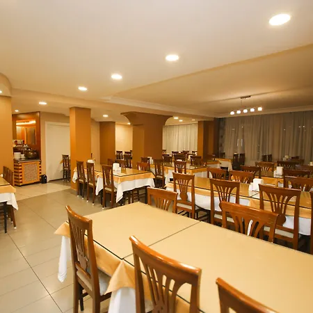 Sahinler מלון